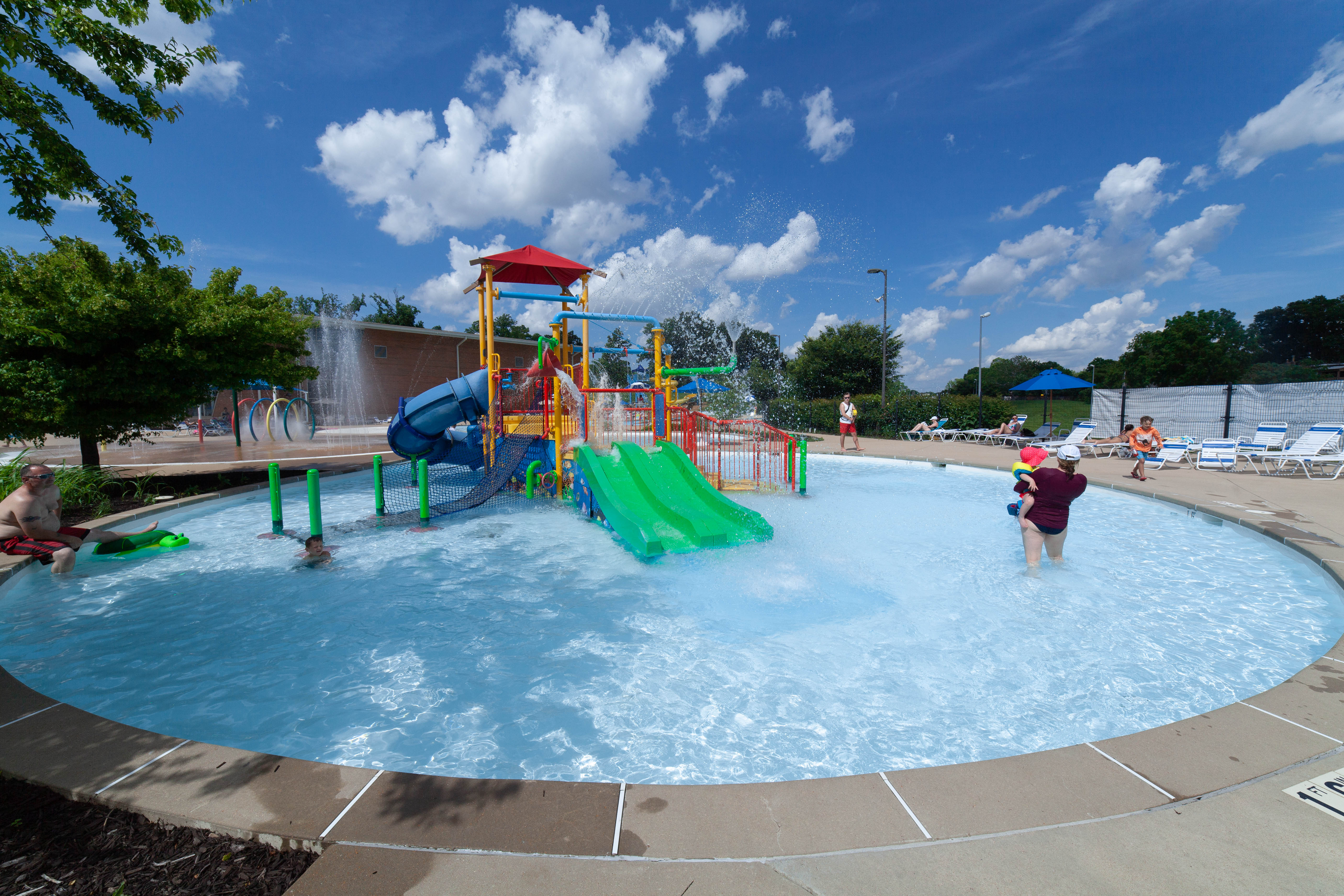 Carondelet Park Rec Complex Outdoor Aquatic Center | Gateway Region YMCA