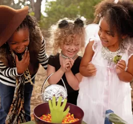 kids celebrating halloween