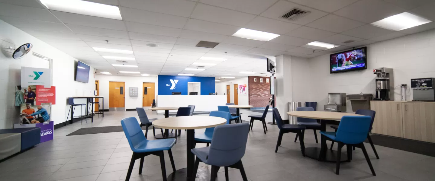 St. Charles YMCA Gym in St. Peters, MO Interior Lobby Photo