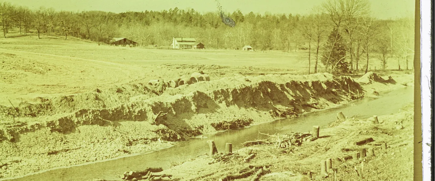 The undeveloped valley and Fourch Renault River in the 1940s, before the construction of Sunnen Lake.