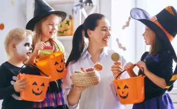 family on halloween